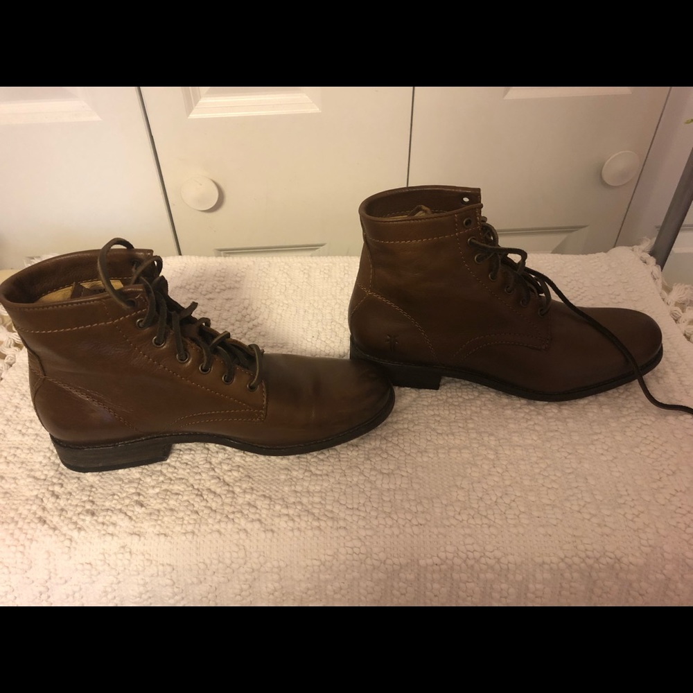 Brown Frye lace up boots